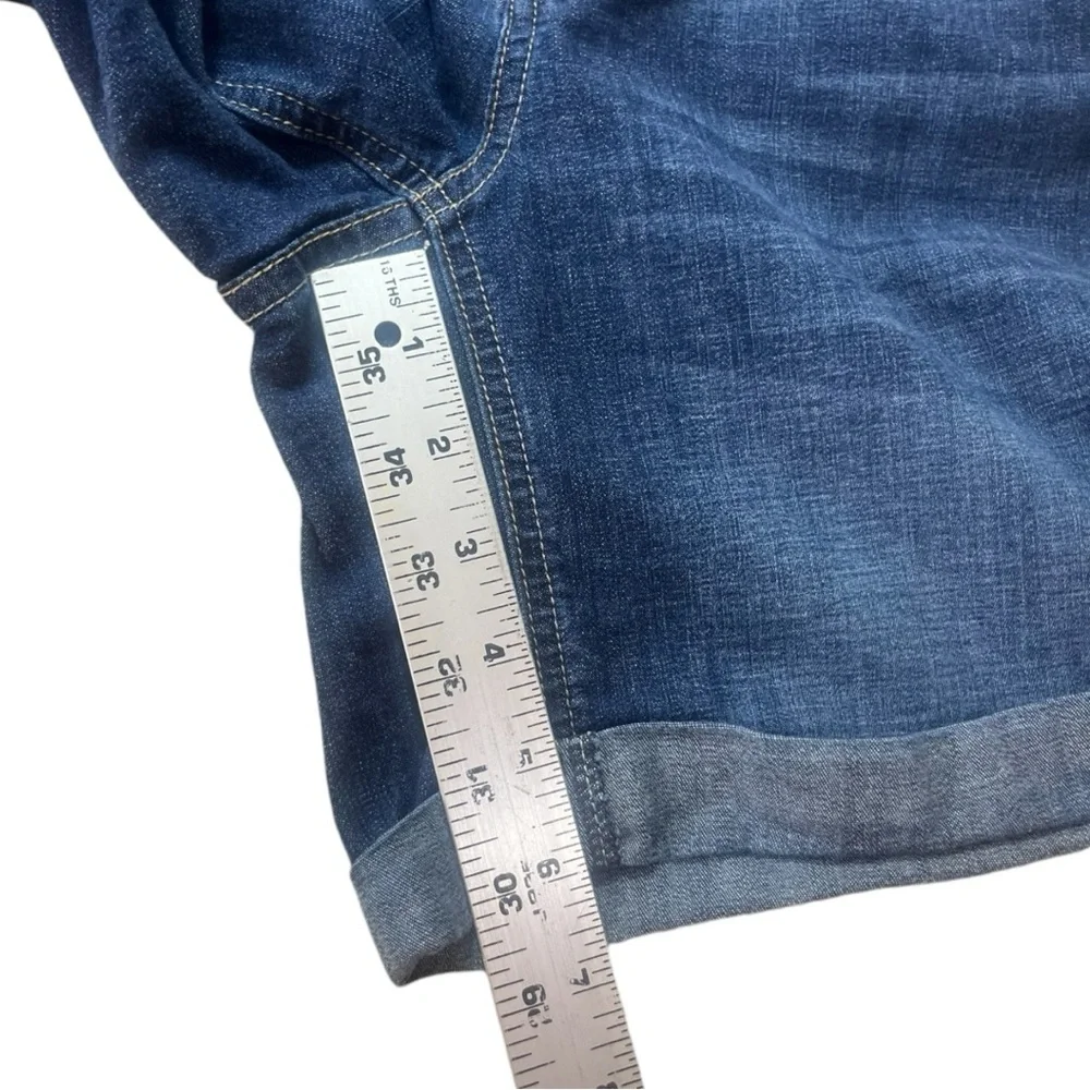White House Black Market Cuffed Stretch Jean Shorts. - Picture 6 of 6
